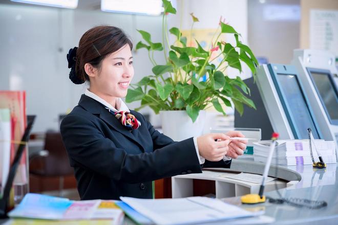 银行柜员日记：那些存100万就辞职的客户后来都怎么样了？
