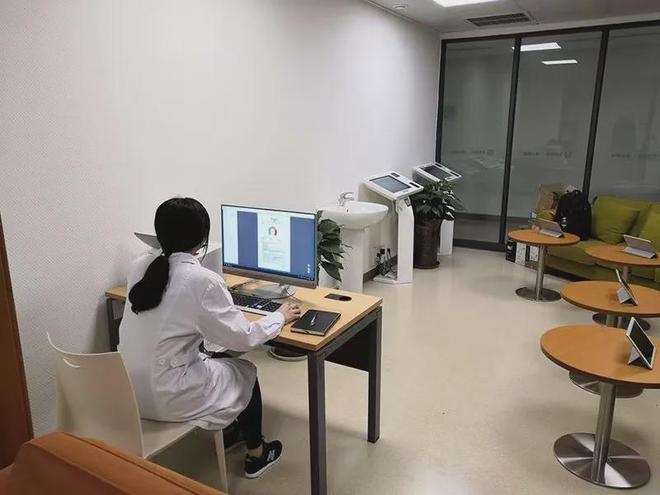 信阳市第六人民医院：职场人“心灵续航”正当时！ “公益体检”